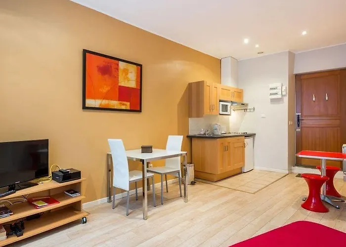 Les De La Place Apartmán *