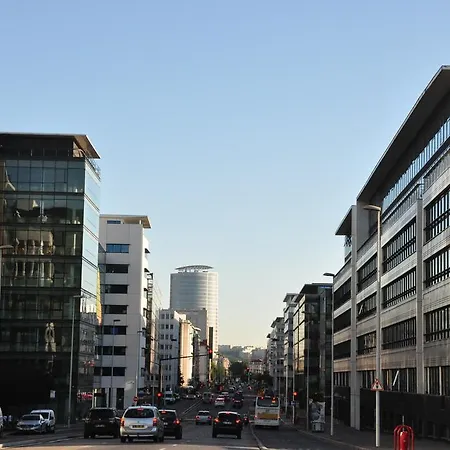 Les De La Place * ليون