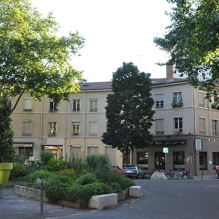 Les De La Place ليون