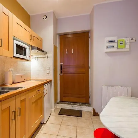 Les De La Place Apartman *